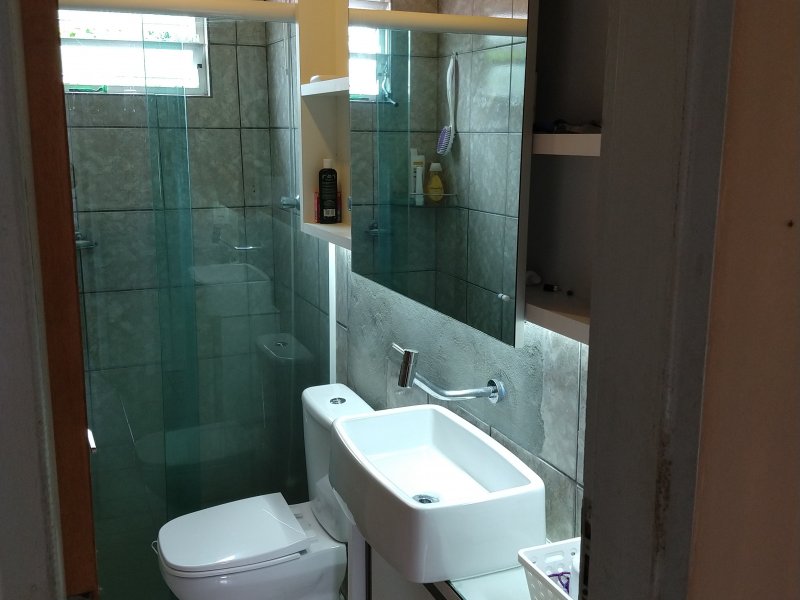 Apartamento à venda Cachoeira do Bom Jesus com 86m² e 4 quartos por R$ 350.000 - 800473297-banheiro-superior-1a.jpg