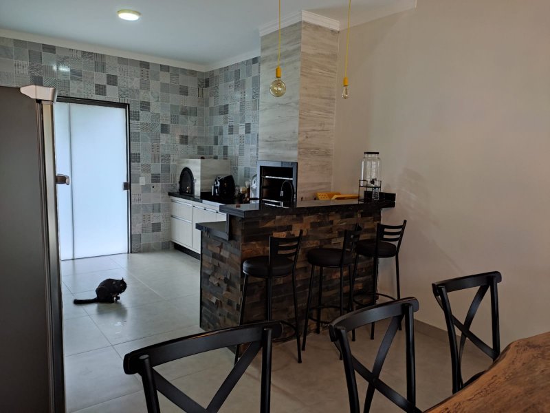 imóvel com 215m² - Centro - Vinhedo