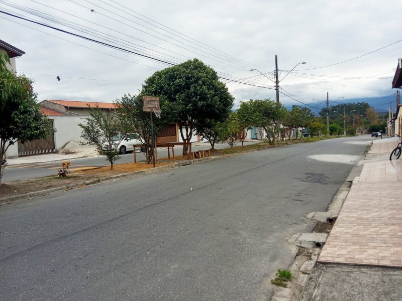 Casa à venda Residencial Mantiqueira com 132m² e 4 quartos por R$ 230.000 - 1815148694-vista-da-rua.jpg