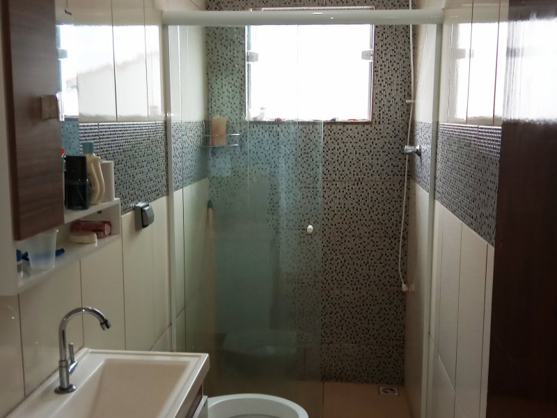 Casa à venda Residencial Mantiqueira com 132m² e 4 quartos por R$ 230.000 - 2104925943-banheiro-2.jpg