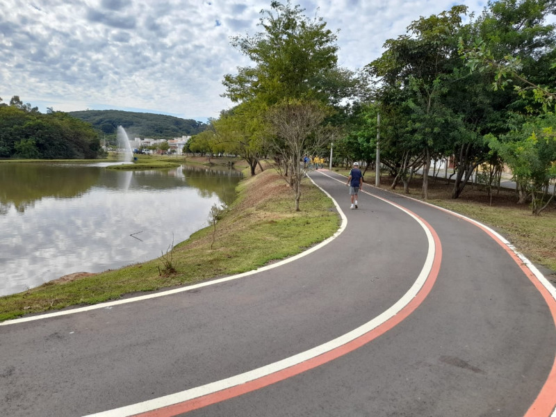 Casa à venda Parque Jambeiro com 250m² e 2 quartos por R$ 700.000 - 1751365000-jambeiro-10.jpg