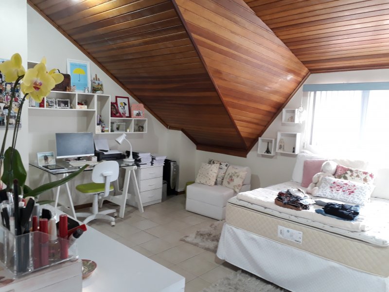 Casa à venda Água Verde com 140m² e 4 quartos por R$ 760.000 - 1288404604-atico-54.jpg
