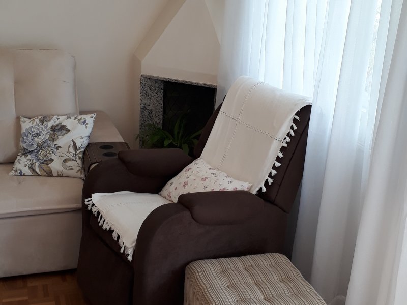 Casa à venda Água Verde com 140m² e 4 quartos por R$ 760.000 - 1918504250-sala-01.jpg