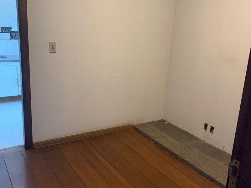 Casa para alugar Centro com 329m² e 5 quartos por R$ 5.500 - 1306825025-b17f4134-0f68-4367-b0a7-96b496f4a869.jpg