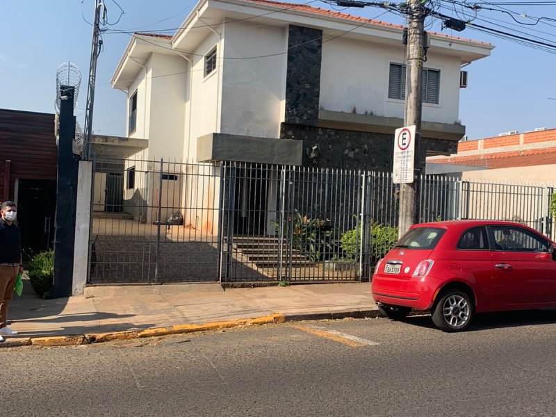 Casa para alugar Centro com 329m² e 5 quartos por R$ 5.500 - 984022164-4d7b5c68-11f4-4e56-a2fd-2f3a0da7341e.jpg