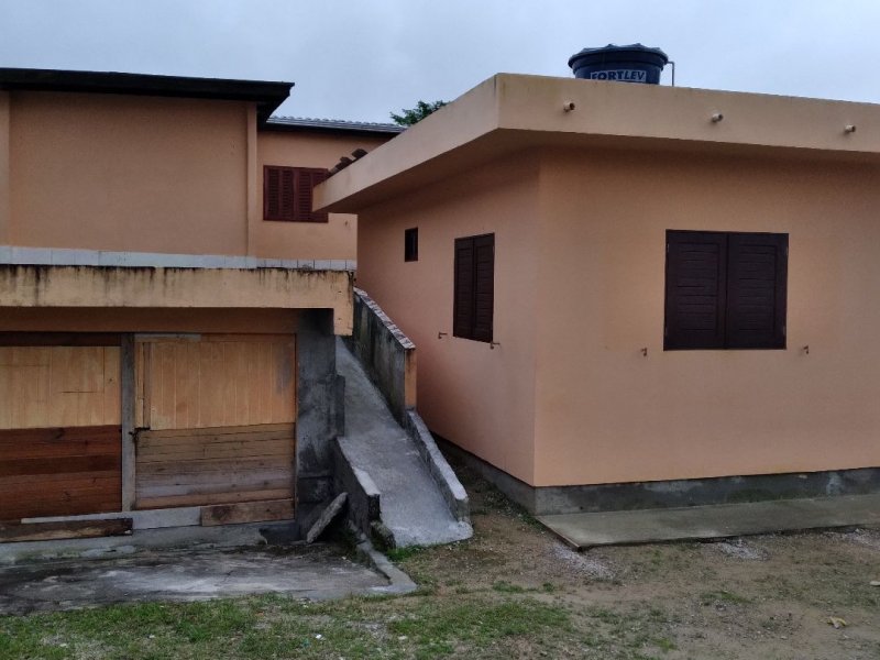 Casa à venda Forquilhas com 369m² e 6 quartos por R$ 300.000 - 1557761959-0d268ad4-74f6-4bfc-83b7-04380b5457ea.jpg