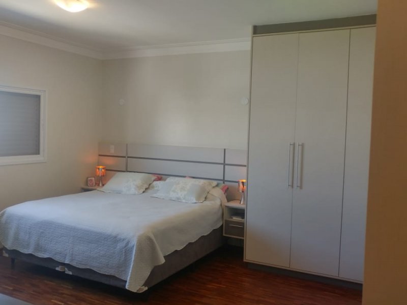 imóvel com 233m² - Centro - Tremembe