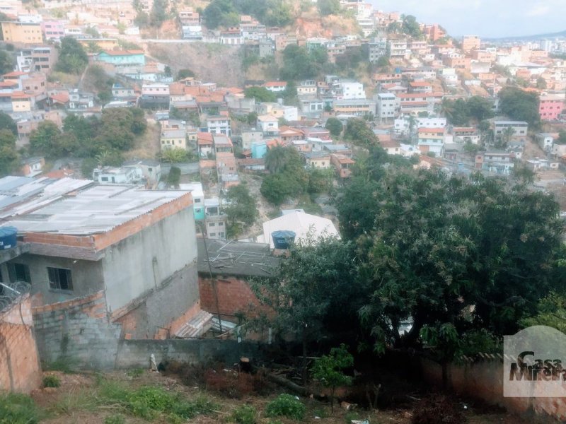 Casa à venda Ouro Preto com 350m² e 4 quartos por R$ 320.000 - 321517929-2438b99bfc1c571d4a25ee5e2ebe4e61.jpg