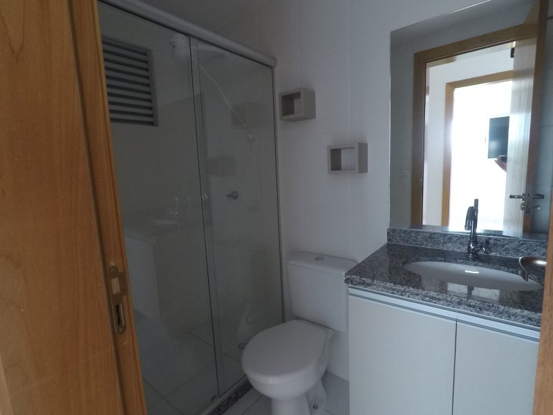Apartamento à venda Rodoviaria Parque com 54m² e 2 quartos por R$ 255.000 - 559683943-banheiro-social.JPG