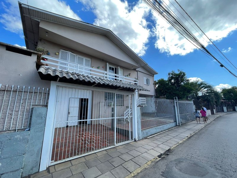 Casa à venda Aparecida com 308m² e 3 quartos por R$ 850.000 - 772005144-casa-vera-1.jpg