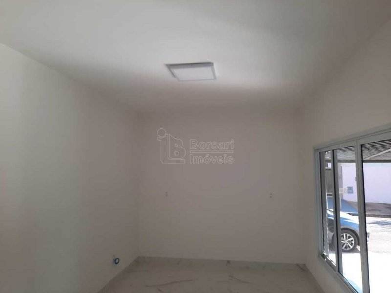 Casa à venda Jardim das Flores com 250m² e 3 quartos por R$ 550.000 - 1976039857-5.jpg