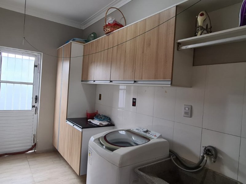 Casa à venda Ipiranga com 231m² e 3 quartos por R$ 930.000 - 576004299-lavanderia.jpeg