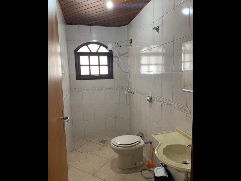 Casa à venda Maitinga com 500m² e 4 quartos por R$ 700.000 - 1581940189-wc-social-abaixo.jpg