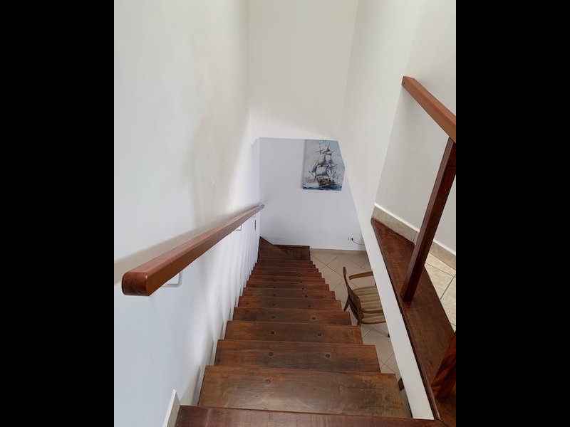 Casa à venda Maitinga com 500m² e 4 quartos por R$ 700.000 - 880867981-escada.jpg