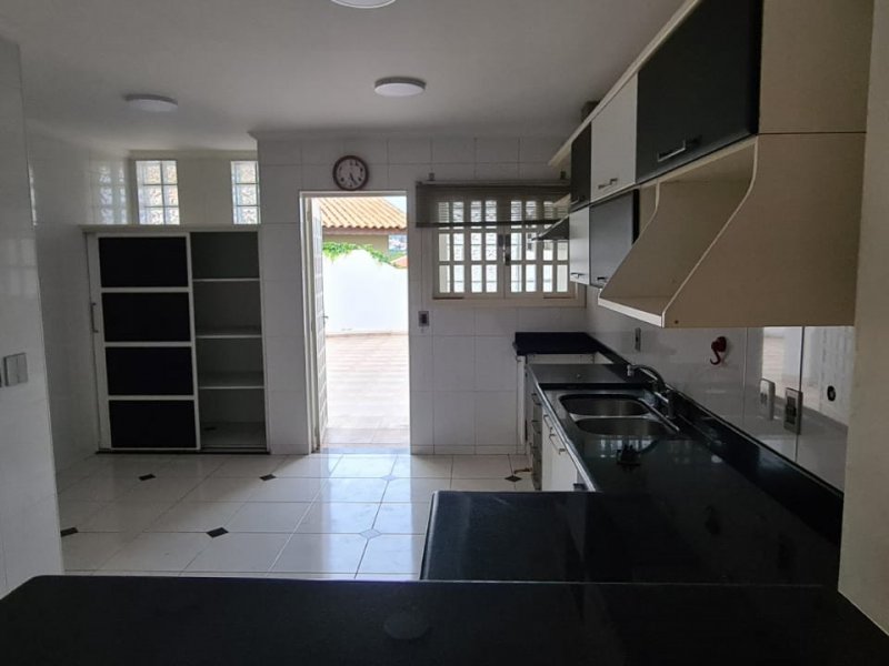 imóvel com 200m² - Loteamento Arboreto dos Jequitibas (Sousas) - Campinas
