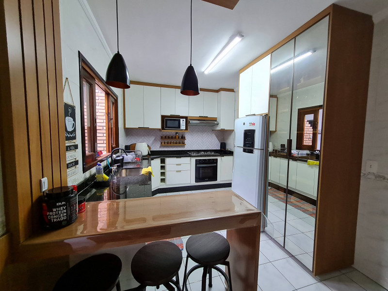 Casa à venda Jardim Vila Galvão com 192m² e 3 quartos por R$ 900.000 - 1986635916-20230819-141445.jpg