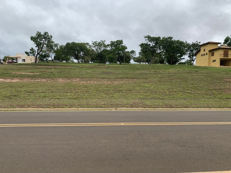 Terreno à venda Centro com 450m² e 1 quarto por R$ 110.000 - 0c90a45d-3e1f-4c45-928c-839f622ed093.jpeg