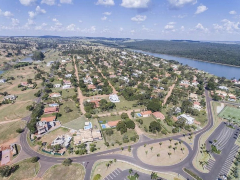 Terreno à venda Centro com 450m² e 1 quarto por R$ 110.000 - 1389266e-9905-4161-b001-d7609de1b0a6.jpeg