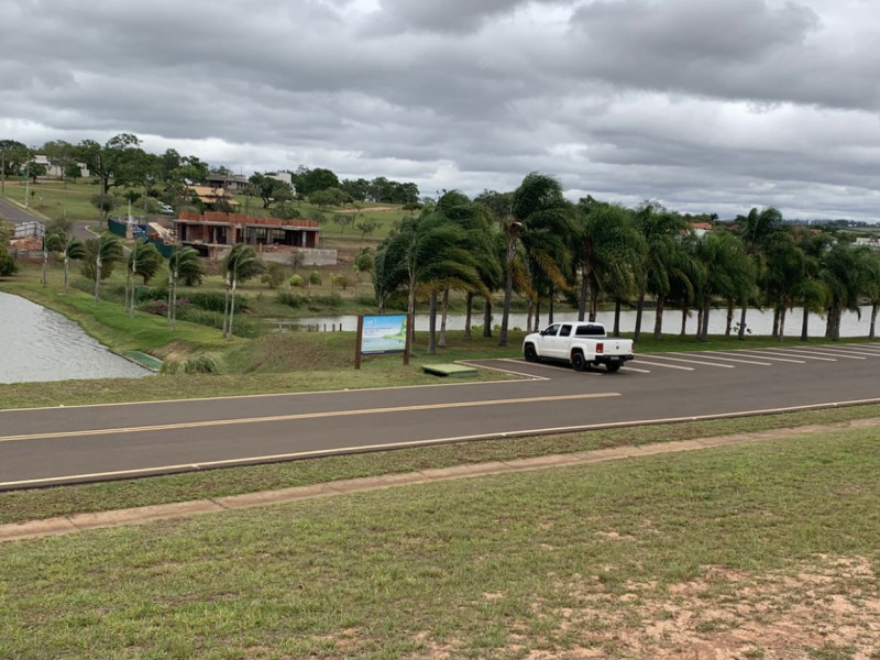 Terreno à venda Centro com 450m² e 1 quarto por R$ 110.000 - 148ec37a-3930-4366-b10f-9ef3b868e4dd.jpeg