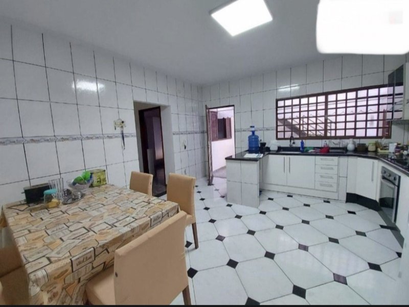 Casa à venda Parque do Sol com 190m² e 3 quartos por R$ 460.000 - 1346533539-1c2330fd-7486-44f9-a232-2066f1eca276.jpeg