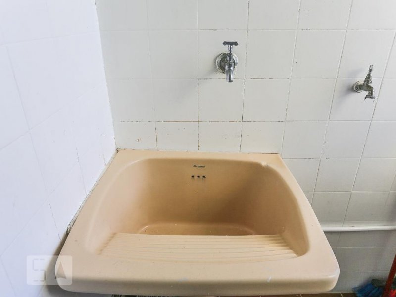 Apartamento à venda Jardim D'Abril com 63m² e 3 quartos por R$ 250.000 - 1001395387-area-de-servico-tanque.jpg