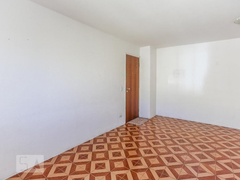 Apartamento à venda Jardim D'Abril com 63m² e 3 quartos por R$ 250.000 - 1244242849-sala-porta.jpg