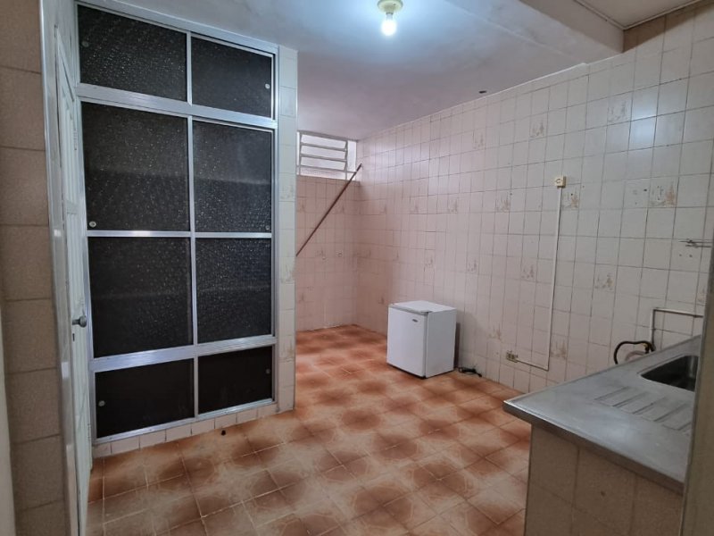 Casa à venda Vila Santa Luzia com 260m² e 2 quartos por R$ 699.000 - 1621180856-2b174de9-c488-47a5-b263-e8751a230eba.jpg