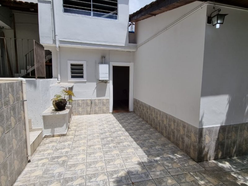 Casa à venda Vila Santa Luzia com 260m² e 2 quartos por R$ 699.000 - 1634063453-2bcd56eb-84dc-4b99-9ad3-6260c5a45cf2.jpg