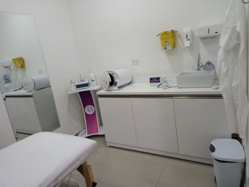 Comercial à venda Centro com 98m² e 1 quarto por R$ 230.000 - 2020275515-sala-estetica.jpg