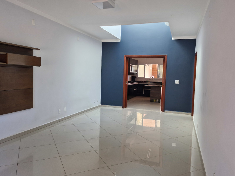 imóvel com 305m² - Jardim do Colégio - Embu das Artes