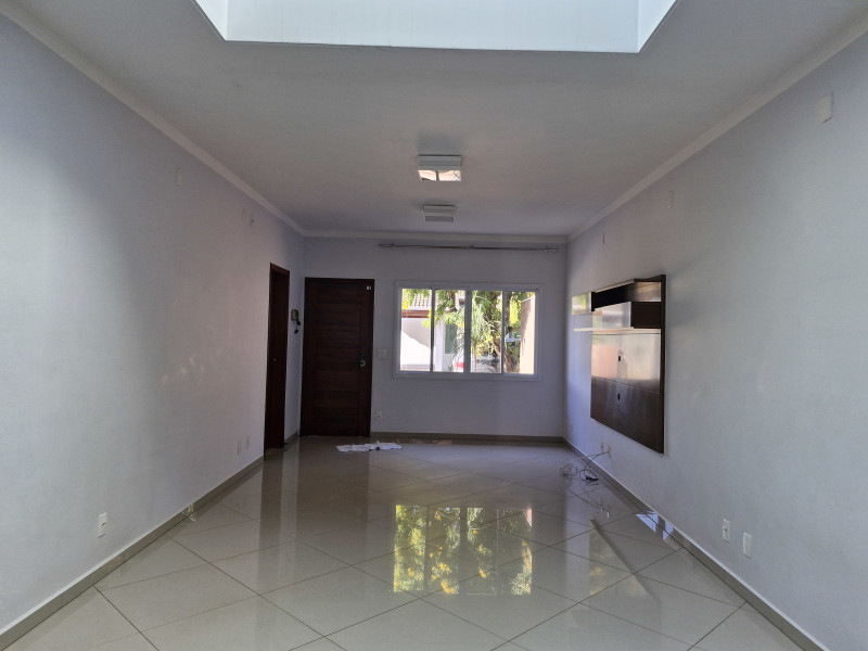 imóvel com 305m² - Jardim do Colégio - Embu das Artes