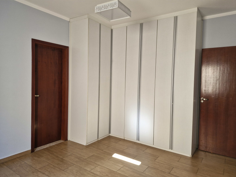 imóvel com 305m² - Jardim do Colégio - Embu das Artes
