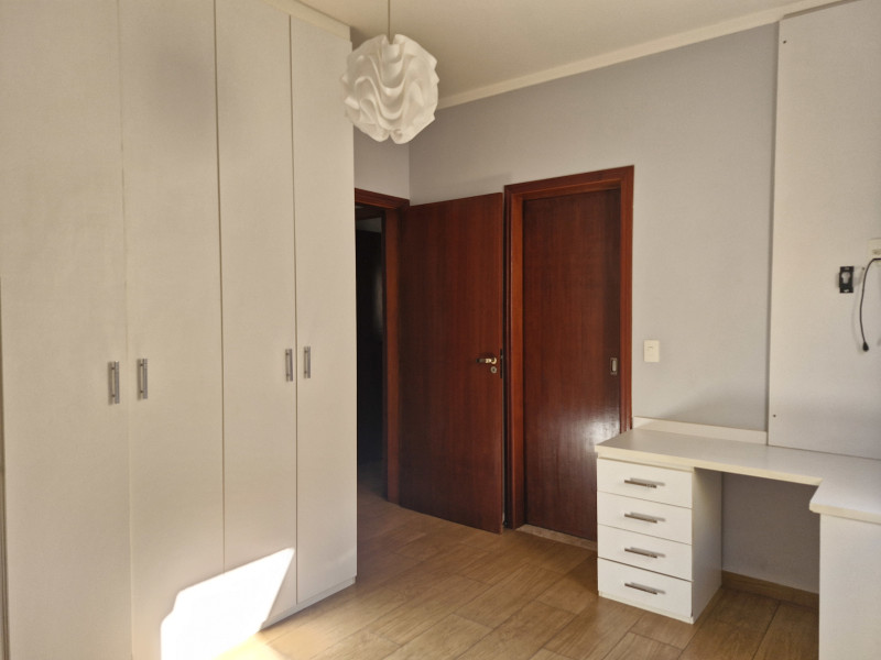 imóvel com 305m² - Jardim do Colégio - Embu das Artes