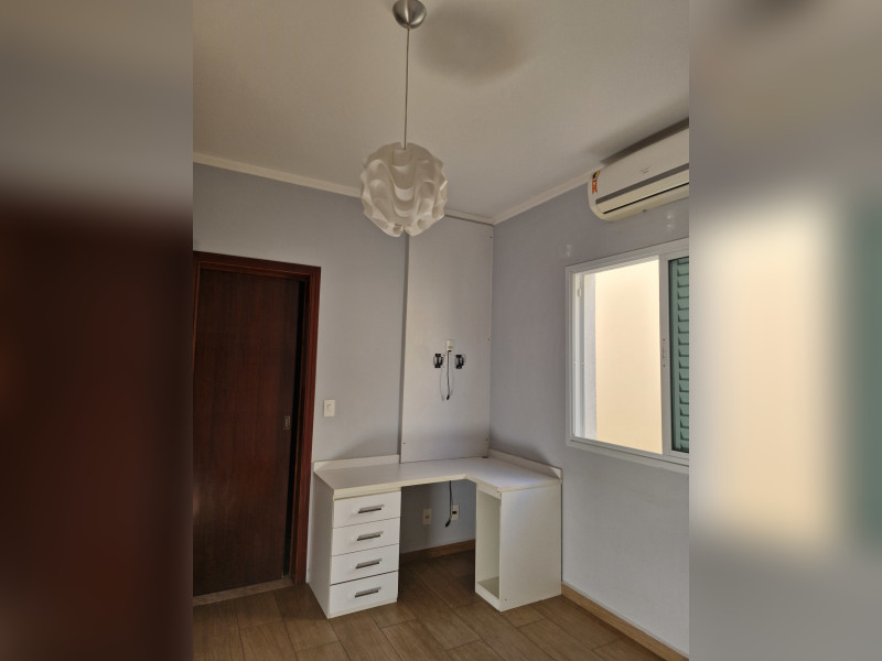 imóvel com 305m² - Jardim do Colégio - Embu das Artes
