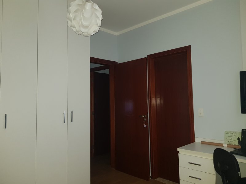 imóvel com 305m² - Jardim do Colégio - Embu das Artes
