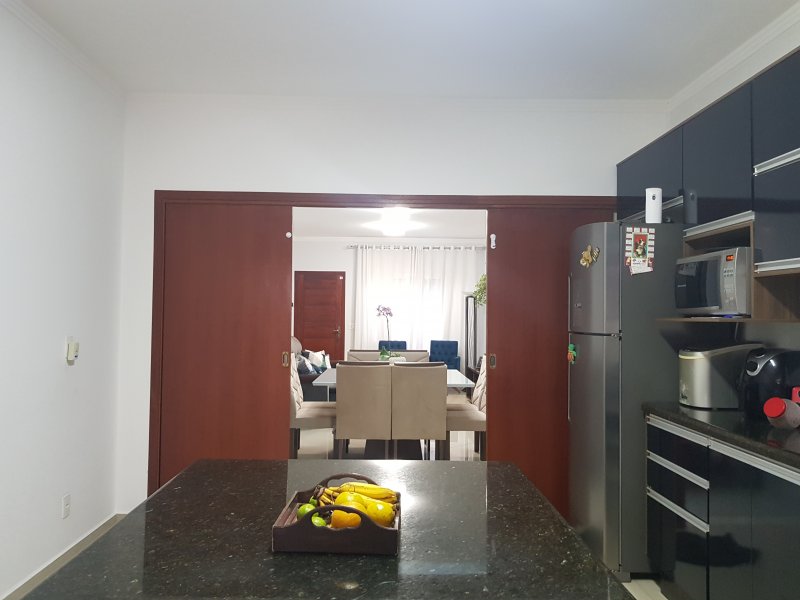 imóvel com 305m² - Jardim do Colégio - Embu das Artes
