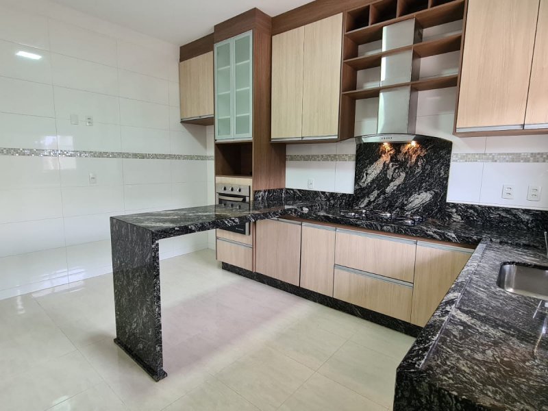 Casa de condomínio à venda Jardim Res. Maria Dulce com 270m² e 4 quartos por R$ 1.700.000 - 1860949755-cozinha.jpg