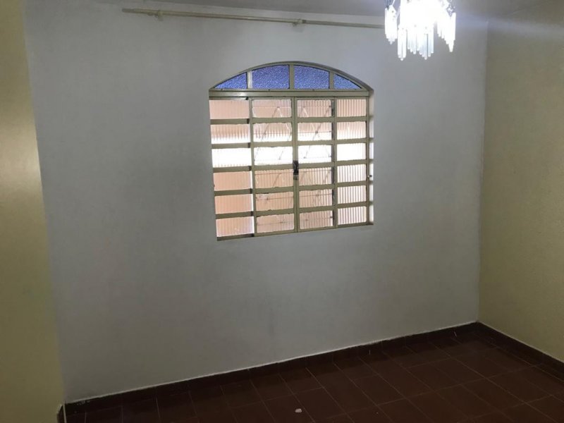 Casa à venda Centro com 140m² e 2 quartos por R$ 120.000 - 1308812213-f7ad2704-69dc-48fa-8b47-8054471ab82e.jpeg