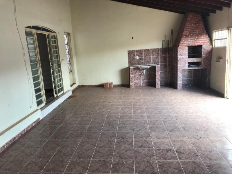Casa à venda Centro com 140m² e 2 quartos por R$ 120.000 - 921275798-7ce2d304-b602-449f-8f47-55bbe6a89acd.jpeg
