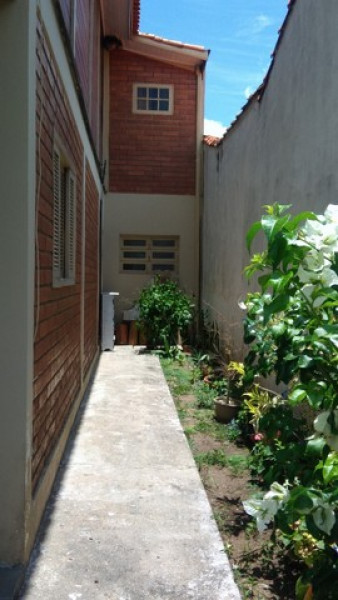 Casa à venda Jardim Rene com 250m² e 3 quartos por R$ 458.000 - 2042157251-908382855841326.jpg