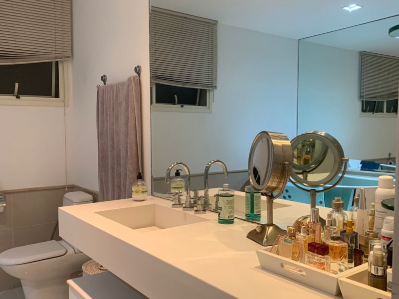 Apartamento à venda Barra da Tijuca com 292m² e 4 quartos por R$ 4.200.000 - riserva-uno-banheiro-suite-master.jpeg