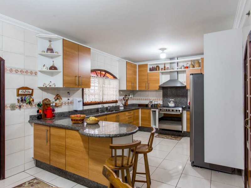 imóvel com 310m² - Baronesa - Osasco