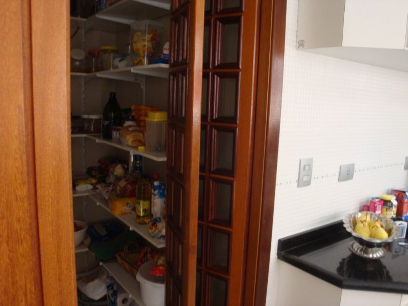 Casa à venda Pestana com 240m² e 4 quartos por R$ 950.000 - 703832870-despensa.JPG