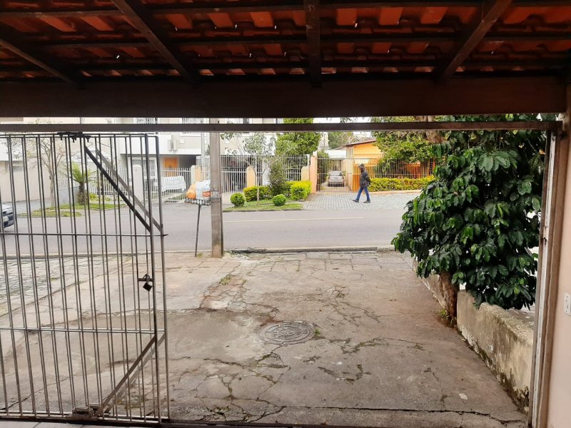 Casa à venda Boqueirão com 59m² e 3 quartos por R$ 250.000 - 1785952578-garagem.jpeg