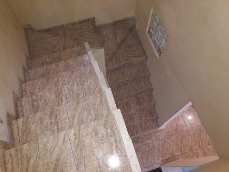 Casa de condomínio à venda Itatiaia com 160m² e 2 quartos por R$ 465.000 - 1233445701-escada-patamar-2.jpg