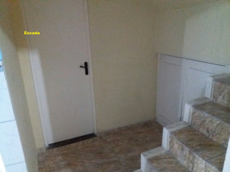 Casa de condomínio à venda Itatiaia com 160m² e 2 quartos por R$ 465.000 - 579033378-escada-01.jpg