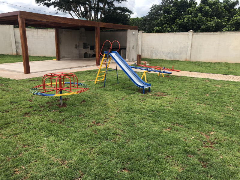 Terreno à venda Jardim Universal com 250m² e 1 quarto por R$ 126.000 - 1de2d5d3-2875-47ca-aba4-96cf297d7875.jpeg