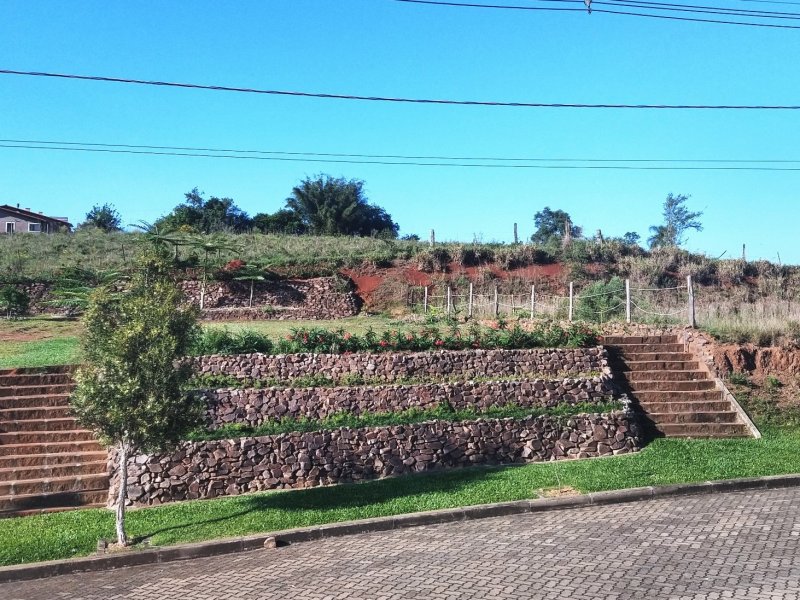 Terreno à venda Santa Rosa com 336m² e 1 quarto por R$ 147.000 - 1379052692-rua.jpg
