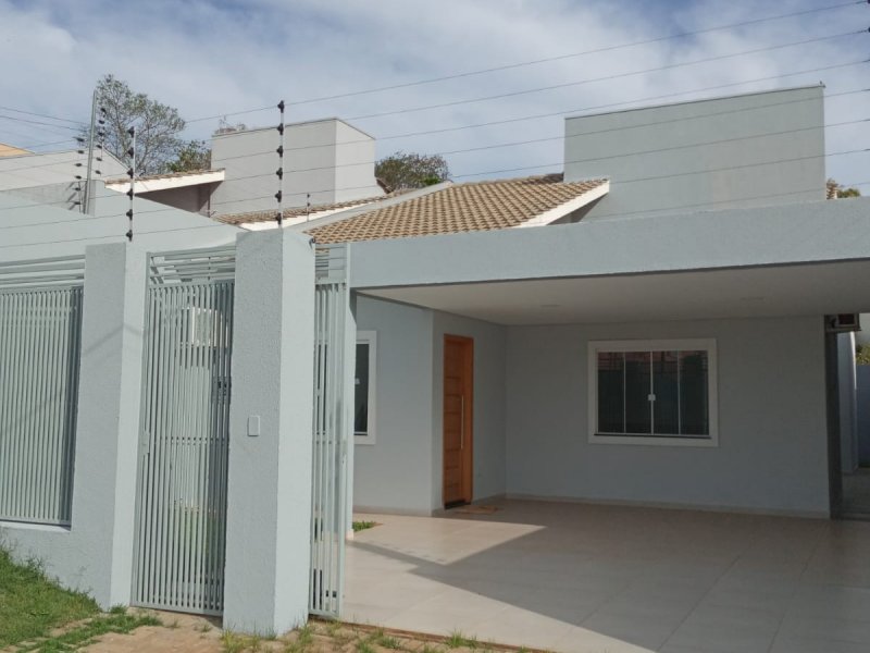 Casa à venda Parque Ouro Verde com 110m² e 3 quartos por R$ 490.000 - 554813727-casa-entrada.jpg
