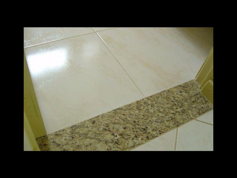 Apartamento à venda San Fernando com 52m² e 2 quartos por R$ 150.000 - 1094460828-detalhe-soleira.jpg